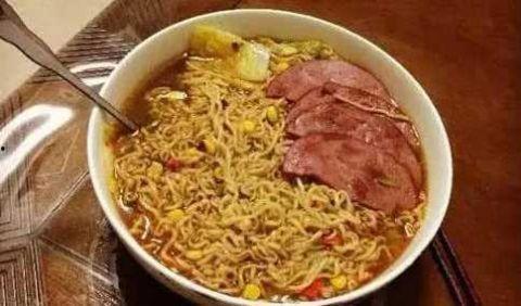 瓜友们吃泡面视频,瓜友们的创意吃面大比拼